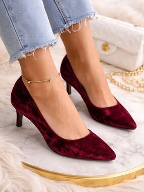 Klub Nico Burgundy Velvet Heels Size 6M Pointed Toe Pumps Classic Dress Shoes